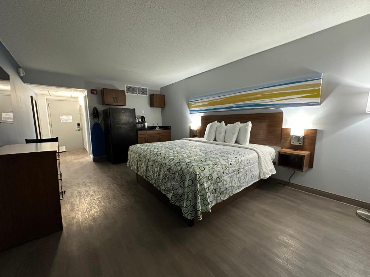 Ramada By Wyndham Cortland Hotel & Conference Center Екстер'єр фото