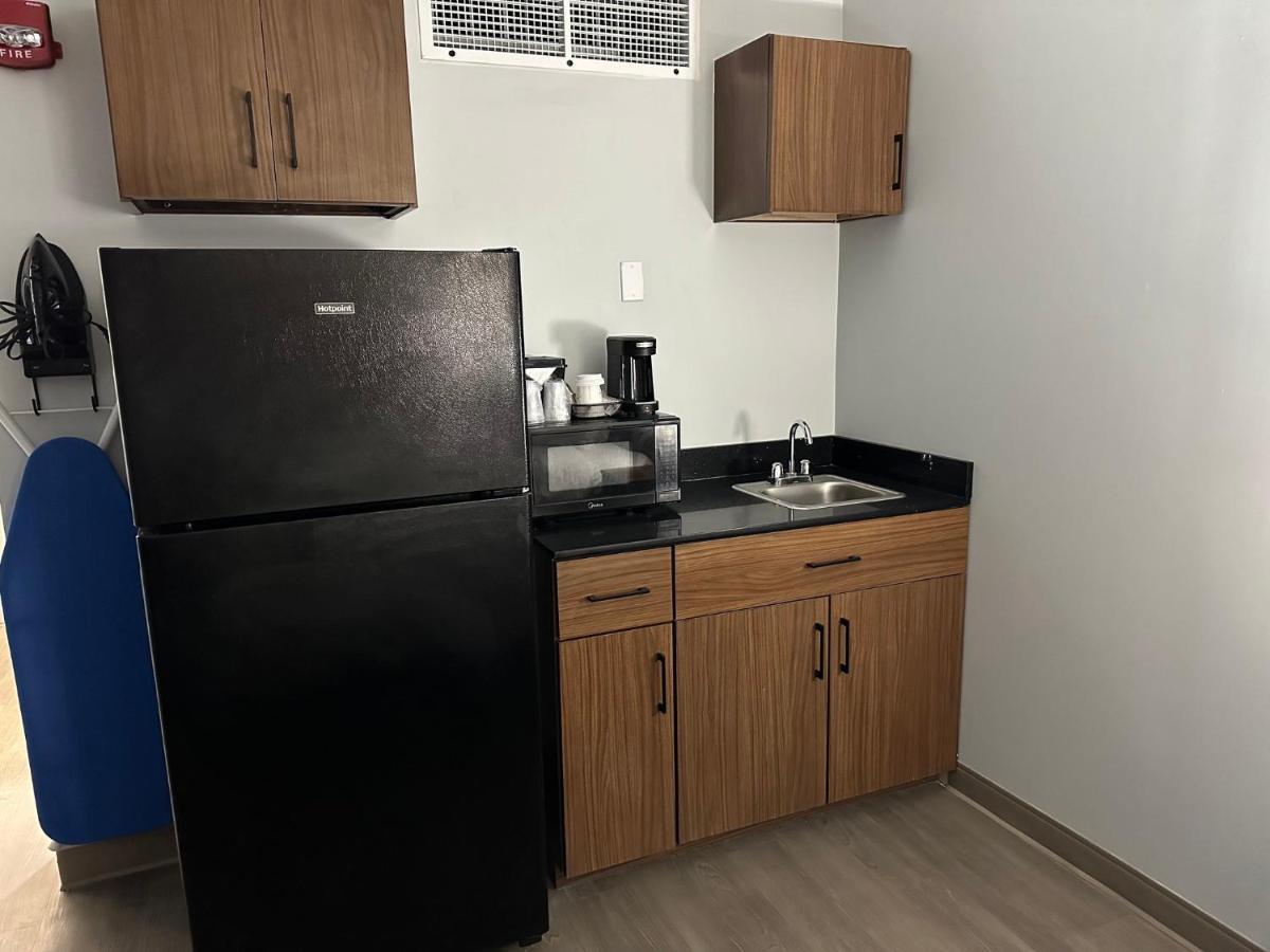 Ramada By Wyndham Cortland Hotel & Conference Center Екстер'єр фото