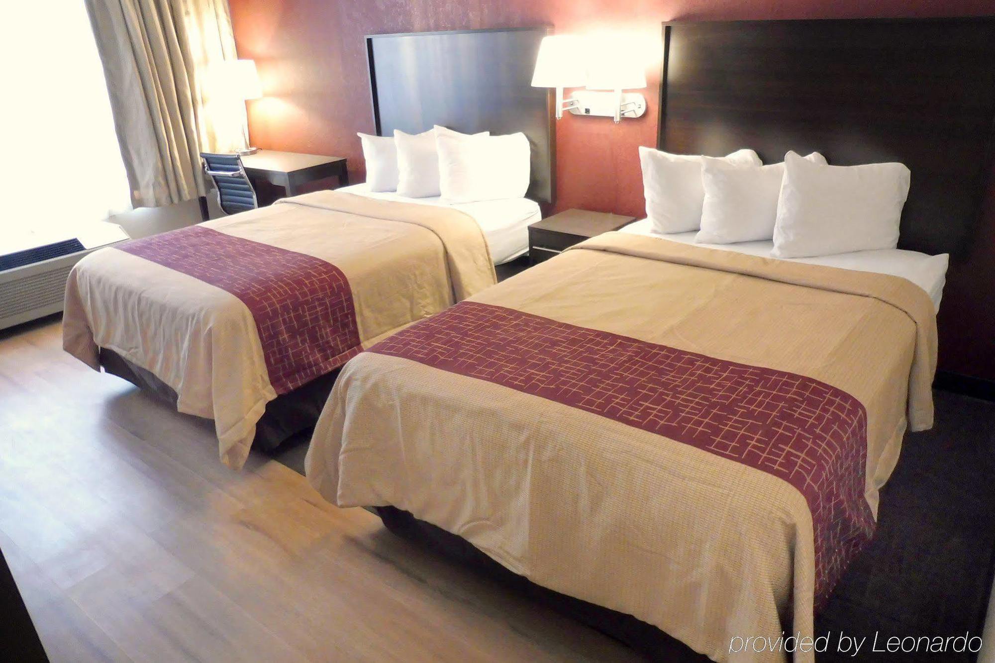 Ramada By Wyndham Cortland Hotel & Conference Center Екстер'єр фото